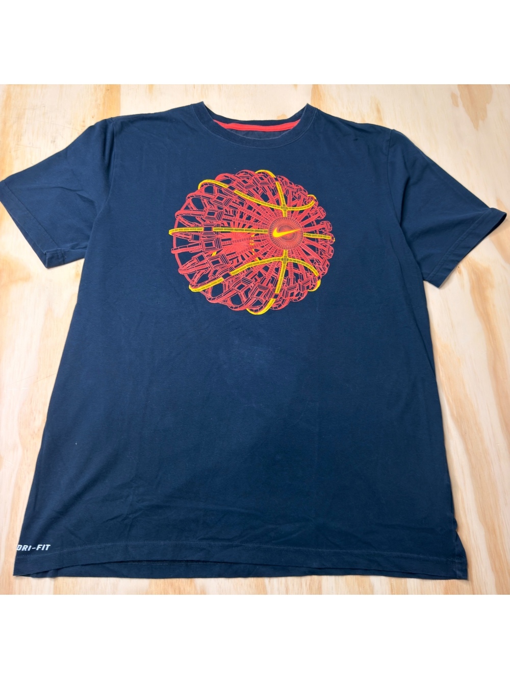 Nike Dri-Fit Men’s Nike Graphic Geometric Ball Logo Black T-Shirt Size L
